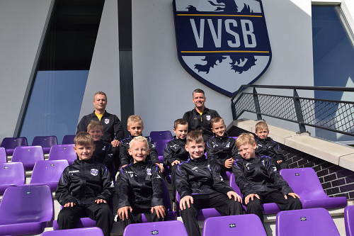 Trainingspakken voor JO10-1 dankzij Duofinance