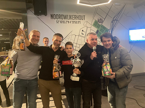 De Peentjes winnen VVSB Voetbalquiz 2023